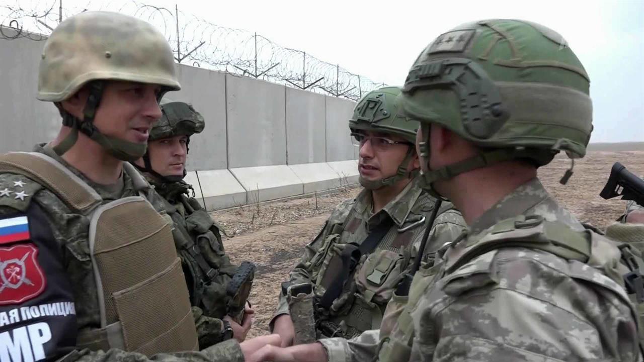 Первый российско-турецкий патруль военной полиции успешно выполнил задачу на севере Сирии