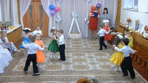 Танец Мама для мамонтенка, средняя группа.