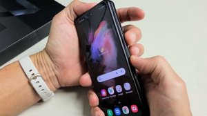 Galaxy Z Fold 3: Frozen or Unresponsive Screen? Easy Fix!