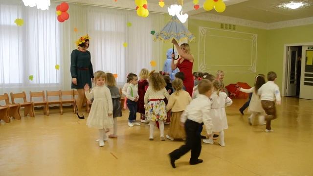 Веселая песенка про Дождик Праздник Осени в детском саду смотреть онлайн