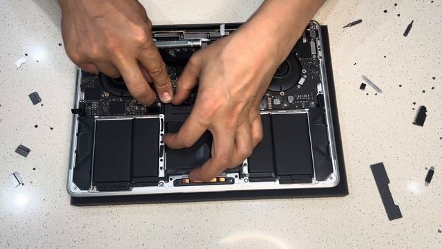 2018 2019 MacBook Pro  HOW TO REPLACE LOGICB BOARD  TOUCH ID apple