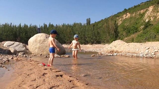 SOFI_YA Мы на речке купаемся - открыли плавательный сезон  май 2020 + рыбки + бабочки + динозавр :)