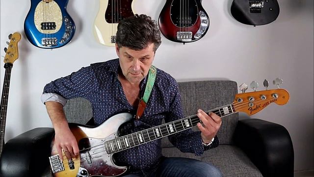 Fender Jazz Bass-Vintage vs Modern смотреть онлайн