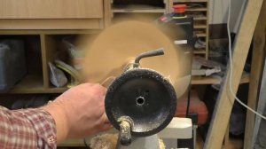 Впервые точу квадратные тарелки на токарном станке.