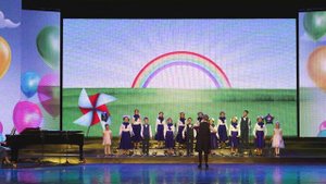 Хор "Вдохновение". Музыка А. Пахмутовой, слоа Н. Добронравова  "Дарите радость людям".