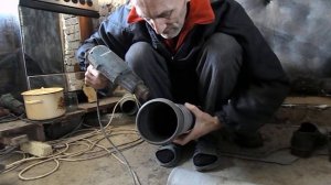 Как соединить две канализационные трубы.