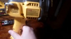 Dewalt dcl 043 Фонарь аккумуляторный  после 4 лет эксплуатации.