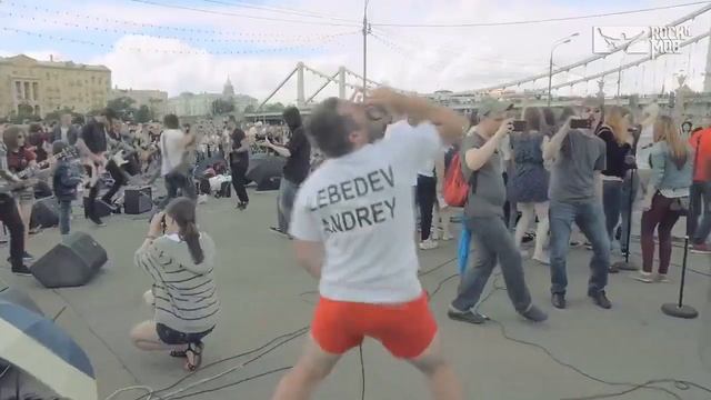(2017)Numb исполнили более 200 музыкантов (Москва, Парк Горького)(2017)