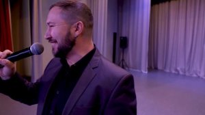 Вдоль по улице метелица метет