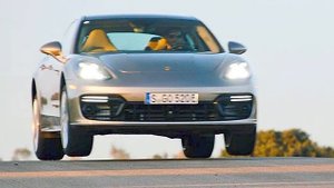 Porsche Panamera Turbo S E Hybrid (2017) -  The Strongest