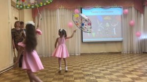 Климовск д/с "Золотой ключик" группа 2, утренник посвящённый дню 8 марта ,танец с зонтиками