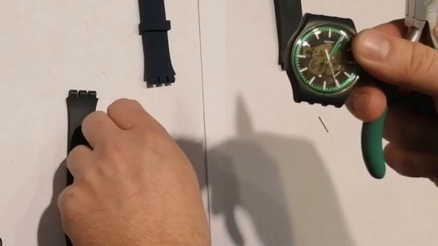 Замена ремешка в часах SWATCH, Replacing the strap in SWATCH watches