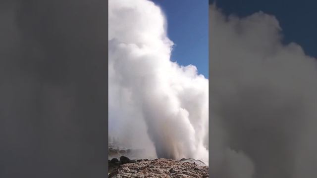 Yellowstone National Park USA, Steamboat Geyser.