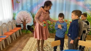 Коррекционное занятие по сенсорному развитию с детьми с ОВЗ.