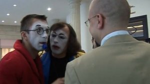 Встреча гостей  мим -дуэтом Валерий и Глеб