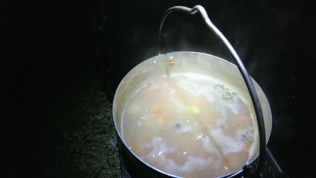КАРАСИ МОНСТРЫ КЛЮЮТ НА ПОПЛАВОК И РВУТ ЛЕСКИ.  Ловля карася в камыше