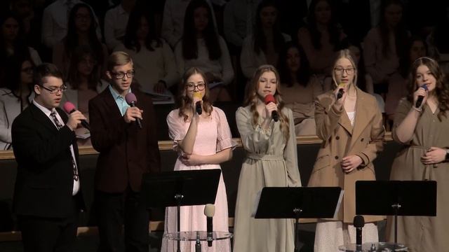 Пение «Необычен был к нам Его приход» группа