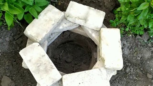 МИНИ КЛУМБА из кирпича и без раствора) как по мне очень удобная мобильная конструкция