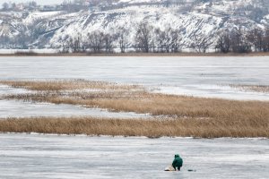 Первый лёд на Оби. Рыбалка 2022-2023. Удочка в дугу!