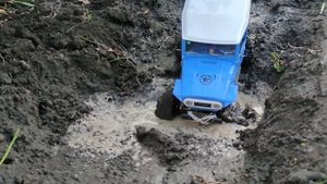 WPL C34 ( Toyota FJ40) первый выезд на портальных мостах , помесили грязь после дождя...