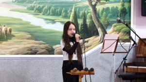 "Не забывай благодарить Того, кто все нам дал"  Поёт Милена.