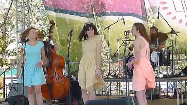 20150519 Lipker Sisters at Lilac Fest Song 2 смотреть онлайн
