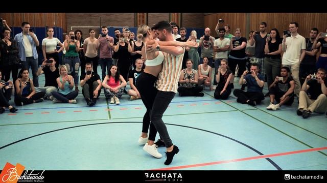 Millonario - Romeo Santos & Elvis Martines / Luis y Andrea - Bachata Sensual Dance / Bachateando 1 смотреть онлайн