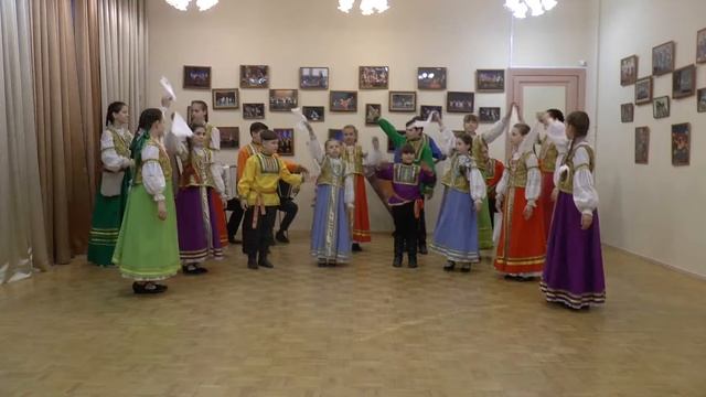 РНП «Возле речки, возле моста», Группа народной песни образцового ансамбля «Музыкальный серпантин»