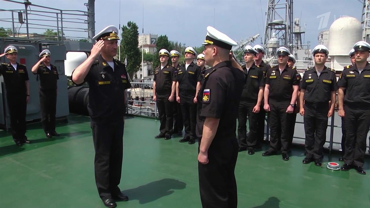 Военнослужащие, отбившие атаку украинских дронов на корабль "Иван Хурс", представлены к наградам