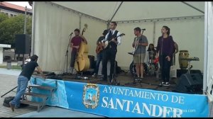 Живые зажигательные ритмы из Сантадера. Музыкальная группа репетирует классную песенку Ауу :)