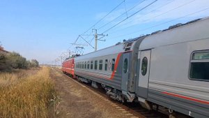 ВЛ10-1823 с поездом №173М Москва-Евпатория следует по платформе 54 километр! [КЖД ОКТЯБРЬ 2023]