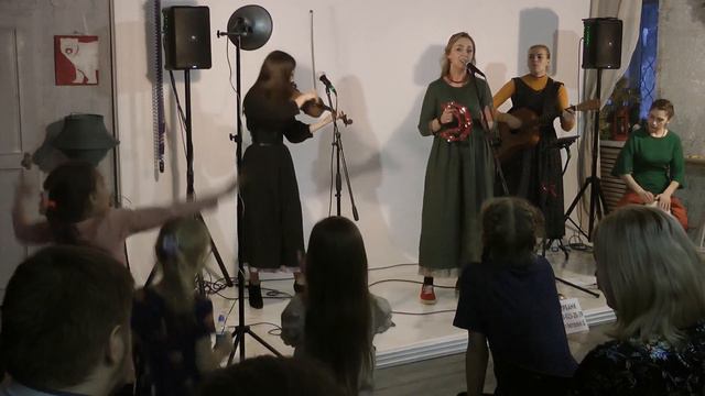 "Човен", кавер - "На Ивана Купалу" (Zdob Si Zdub, Маша Макарова)
