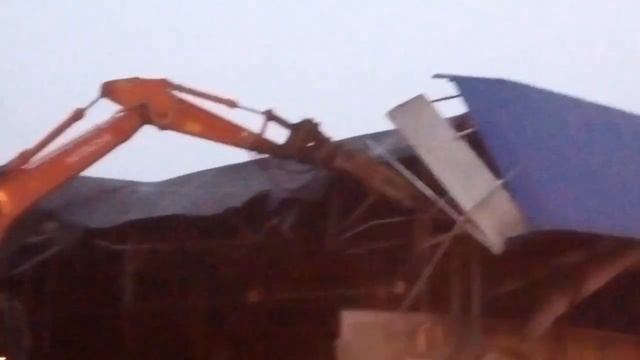 Снос магазина " перекрёсток" в теплом стане под строительство метро смотреть онлайн