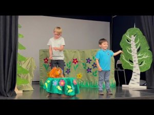 Сценка «Тучка и Жучка» в исполнении учеников судии Степы и Дария