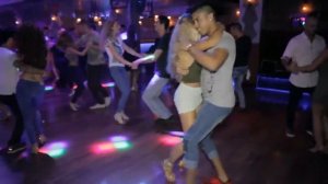 Modern Martina Beautiful Life Italo Disko