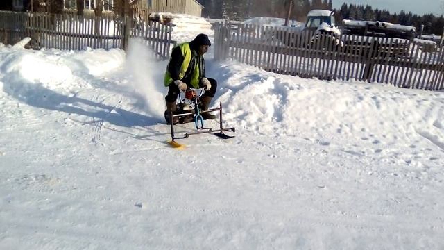 Самодельный снегоход из пилы урал смотреть онлайн
