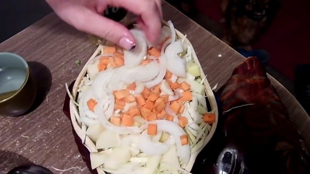 Как Приготовить Овощное Рагу в Утятнице. Рецепт с Кабачками и Капустой смотреть онлайн