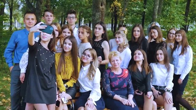 Обзорный клип выпускников 11-Б класса (гимназия "Сузір'я") смотреть онлайн