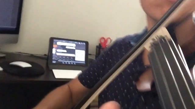 My new electric violin Yamaha YEV 104 смотреть онлайн