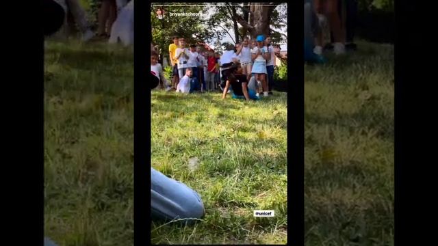 Priyanka Chopra in Ukraine | UNICEF | Playing with kids | Russia vs Ukraine смотреть онлайн