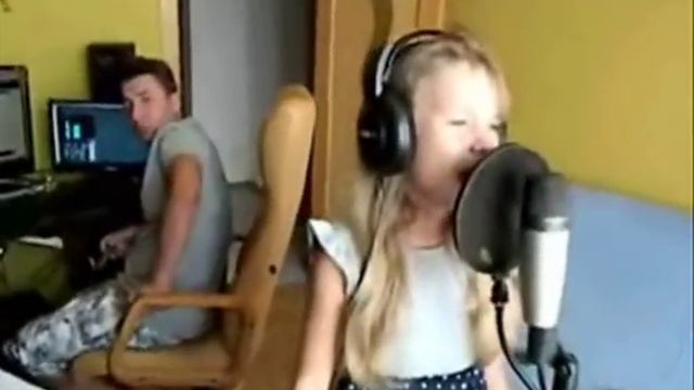 лола волошина около тебя смотреть онлайн