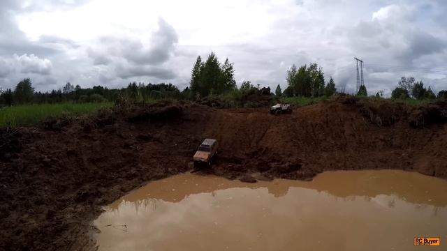 Vaterra Ascender Blazer k5 против Axial SCX10 Jeep Wrangler G6 смотреть онлайн