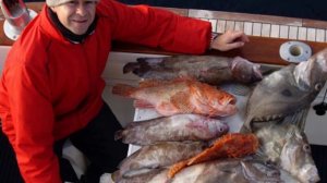 Рыбалка на Средиземном море на моторной яхте в Испании.