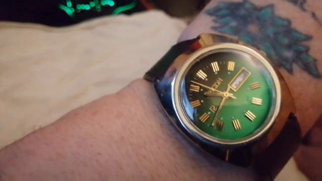 Vostok Amphibia 710640 review, Sekonda Diver and 1970's Ricoh Automatic "bombay bad boy" and more.. смотреть онлайн