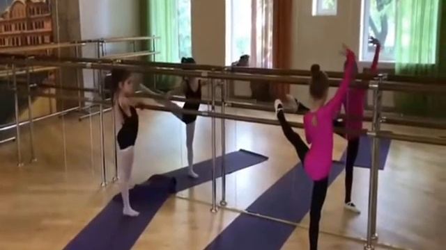 "Детская хореография" класс Лилии Мезиной смотреть онлайн