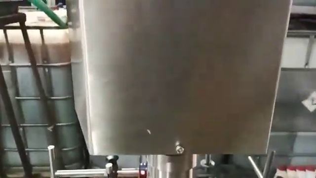 Lexus 4T 20w40 SL Process Video 02 смотреть онлайн