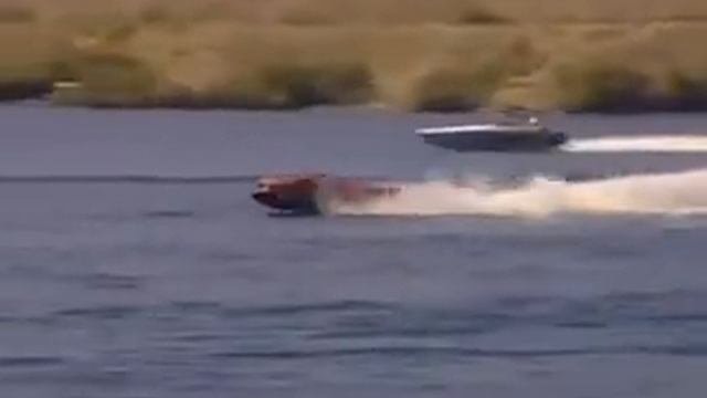 Плавающий автомобиль