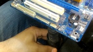 Снимаем с материнской платы нужные элементы