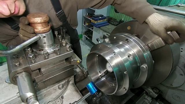 Чистовая обработка корпуса. machining a part on a lathe смотреть онлайн