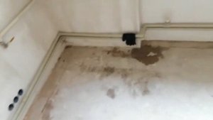 Заливаем стяжку на деревянные полы. Делаем водяной теплый пол. Заштукатурил стены.